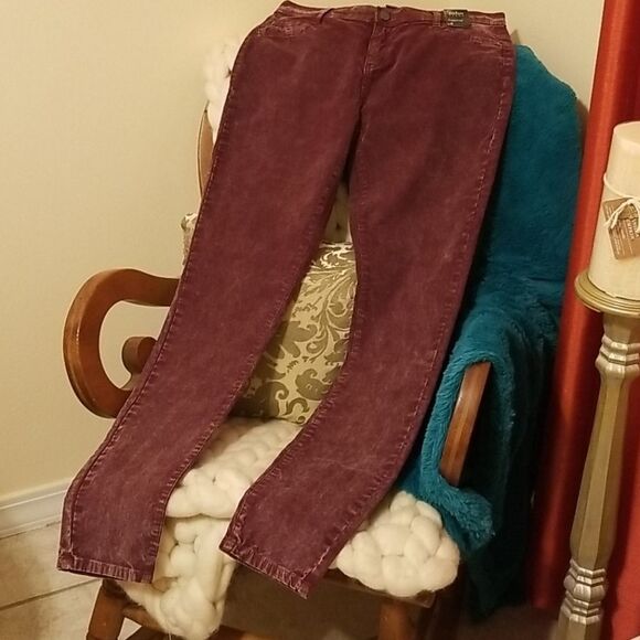 New York & Co Soho distressed corduroy burgundy jeans size 4 - Picture 5 of 5